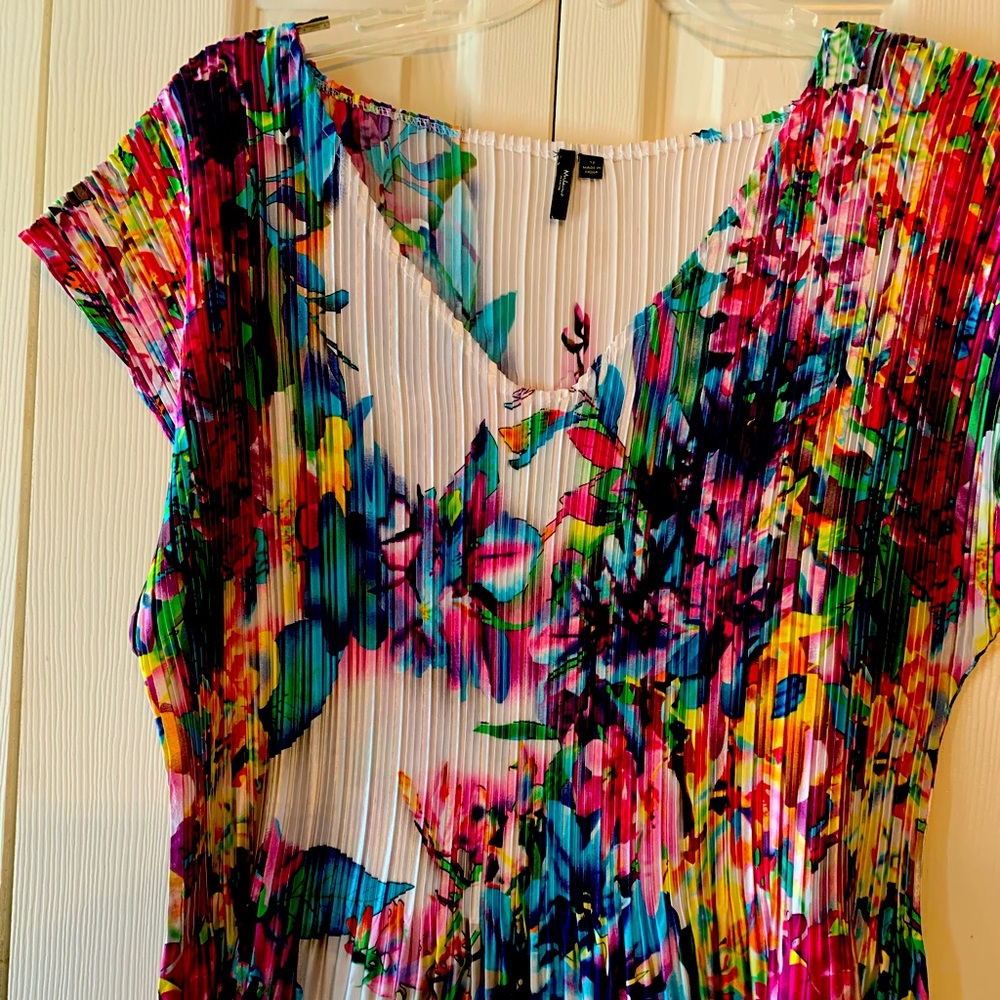 Woman crinkle cut top